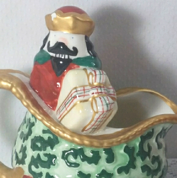 VTG Avon Creamer Jug Christmas mouse King Nutcracker Green Gold Red - Picture 3 of 7